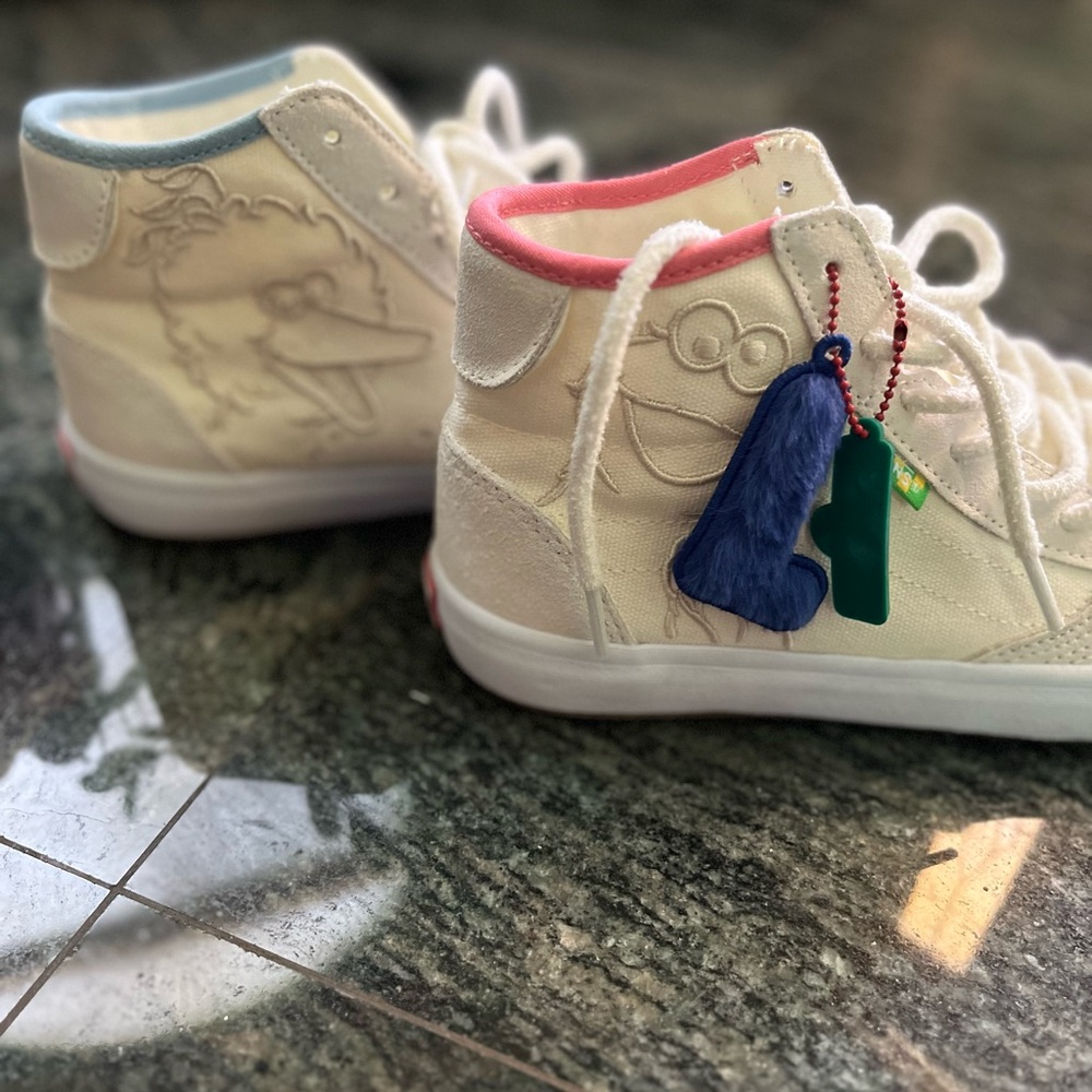 Vans Cream and Blue Sneakers Retro High-Top Style